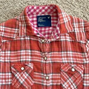 American Eagle double layer snap shirt. Really cute, excellent condition.